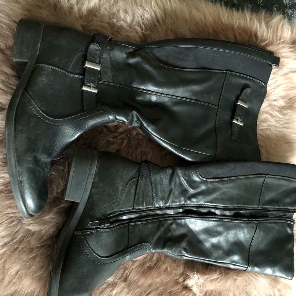 Knee high manor boots